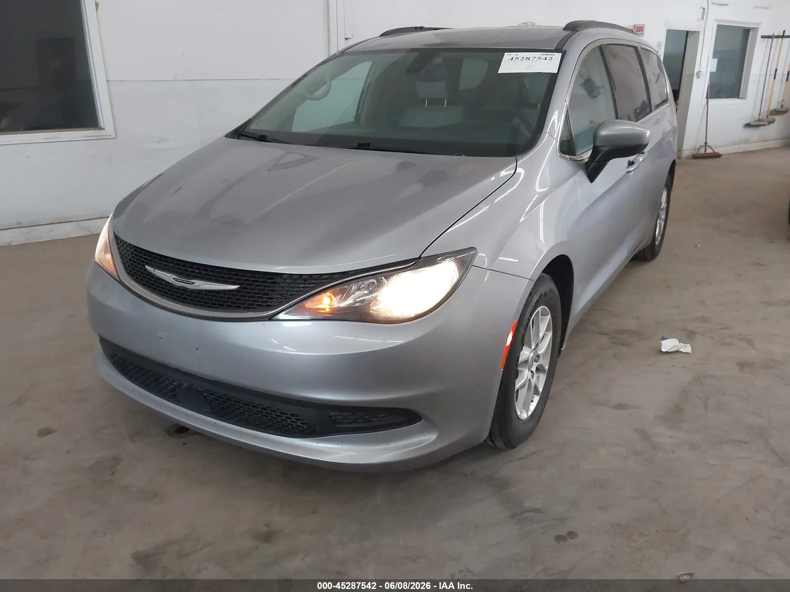 2021 Chrysler Voyager LXI