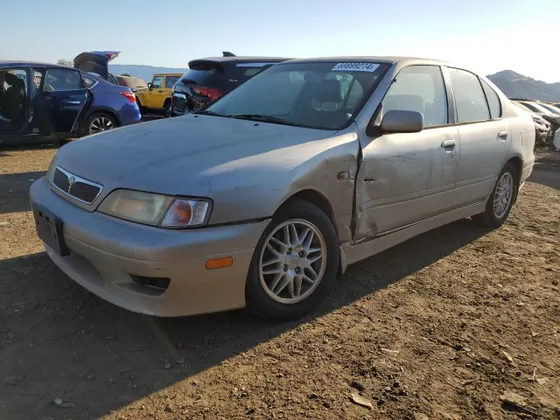 2001 INFINITI G20 Luxury