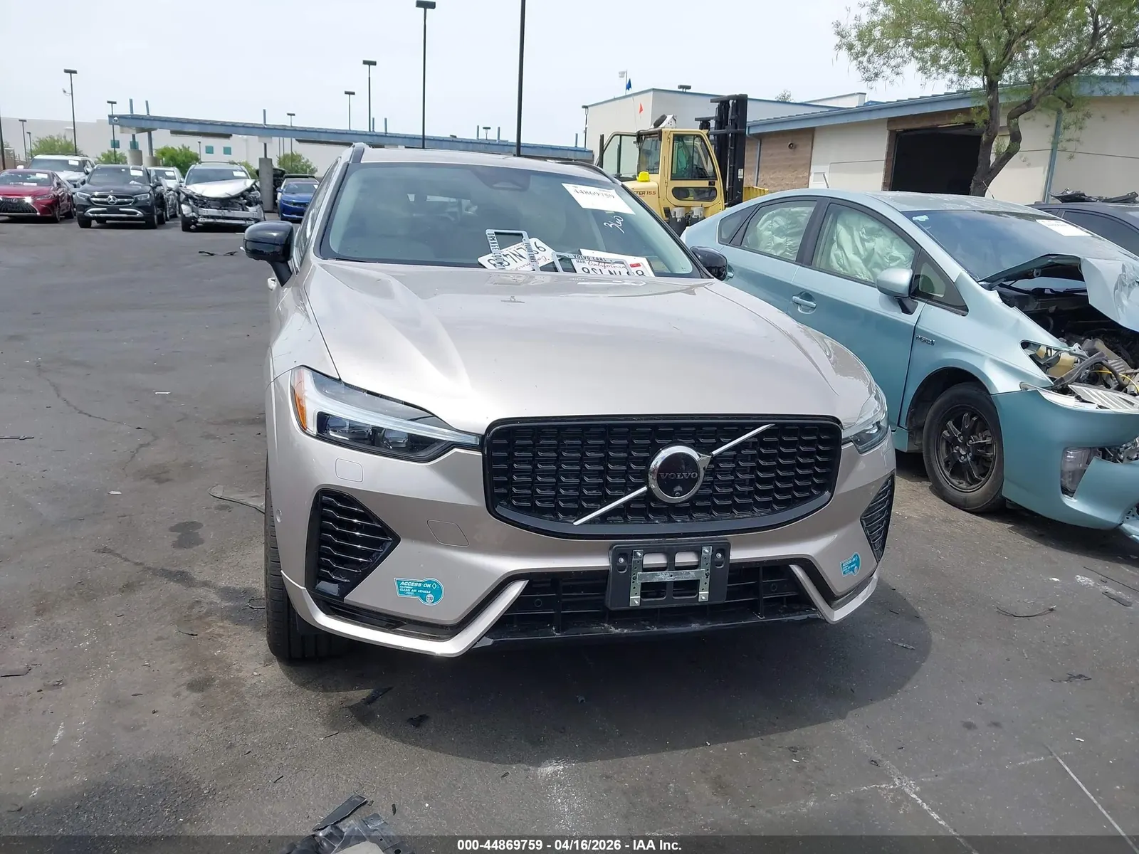 2025 Volvo XC60 Plug-In Hybrid Plus