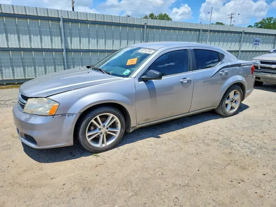 2013 Dodge Avenger SE