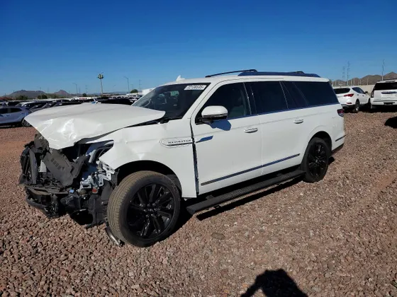 2023 Lincoln Navigator L Reserve