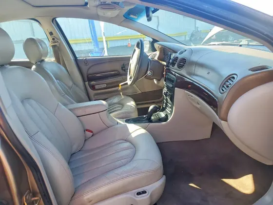 2000 Chrysler 300M