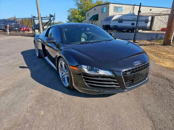 2012 Audi R8 V8