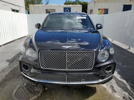 2023 Bentley Bentayga V8