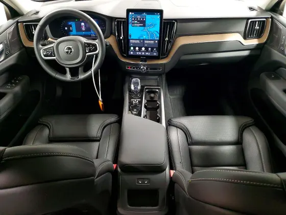 2026 Volvo XC60 Plug-In Hybrid Ultra