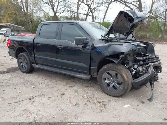 2025 Ford F-150 Lightning Flash