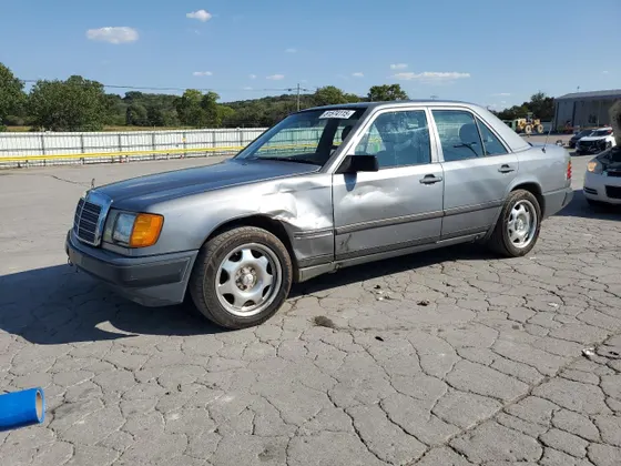 1989 Mercedes-Benz 260 Series E