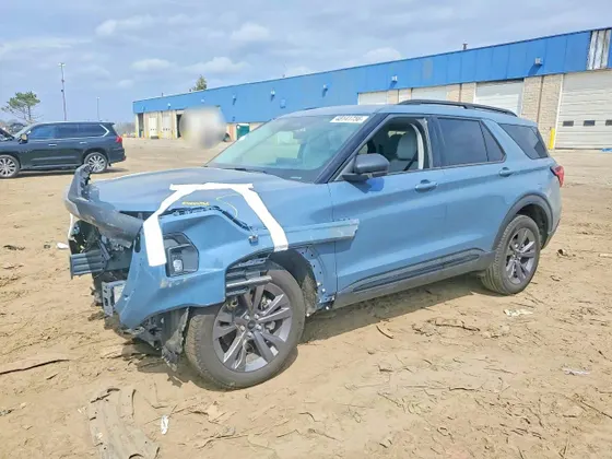 2026 Ford Explorer Active w/200A Pkg
