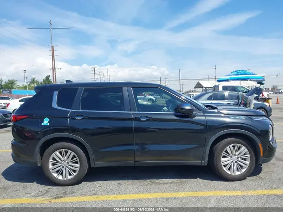 2022 Mitsubishi Outlander ES