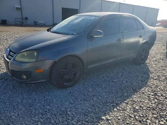 2005 Volkswagen Jetta Sedan A5 Value Edition