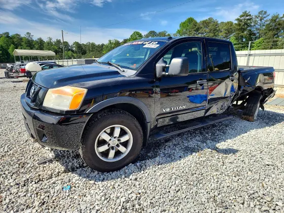 2011 Nissan Titan SL