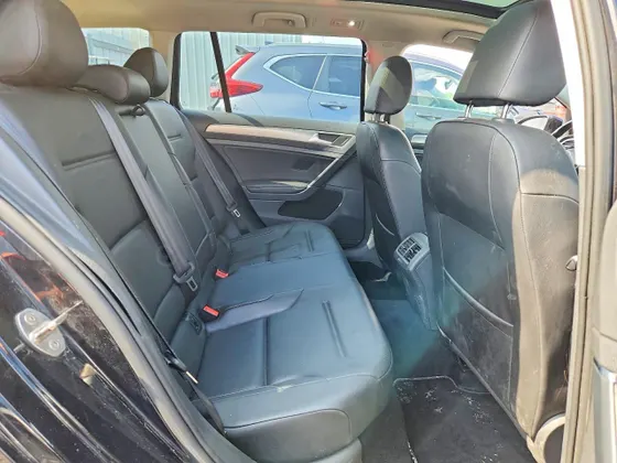 2017 Volkswagen Golf SportWagen S