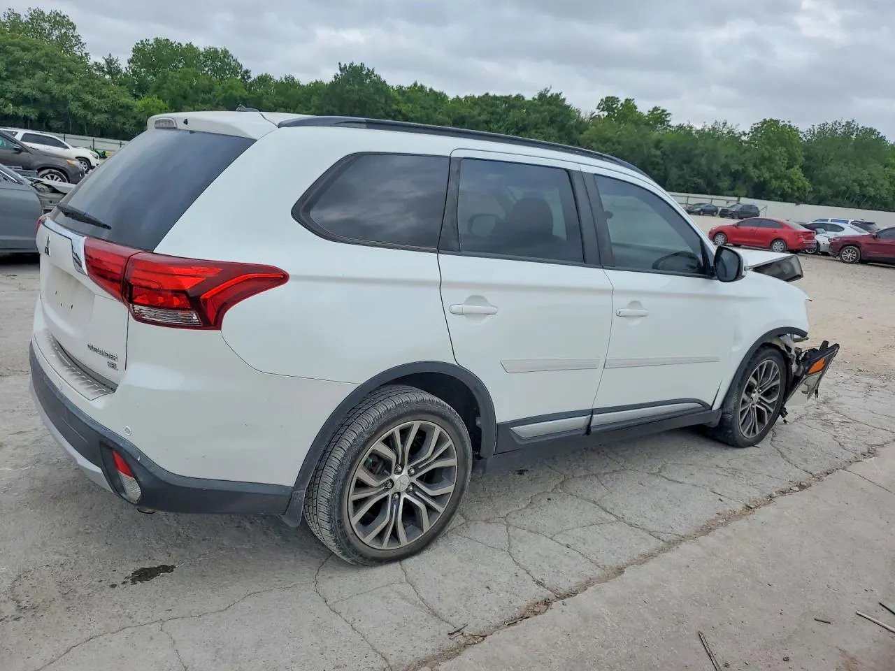 2016 Mitsubishi Outlander SE