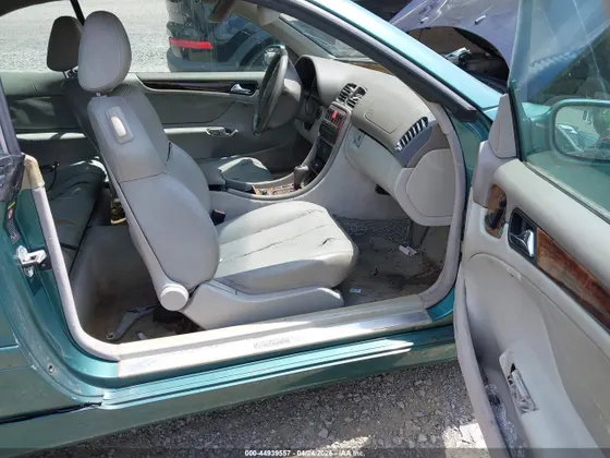2000 Mercedes-Benz CLK-Class