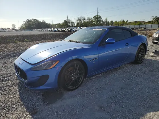 2016 Maserati GranTurismo Convertible Sport