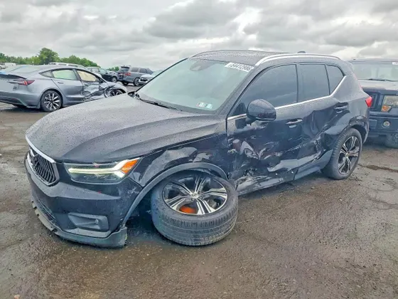 2019 Volvo XC40 Inscription