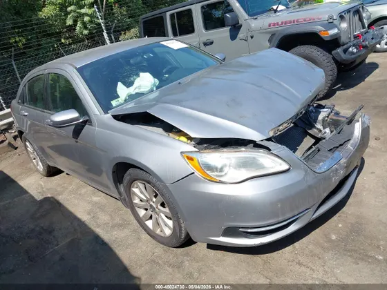 2014 Chrysler 200 Touring