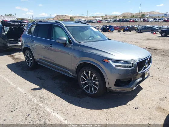 2019 Volvo XC90 Momentum