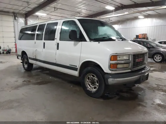 2002 GMC Savana Passenger STANDARD