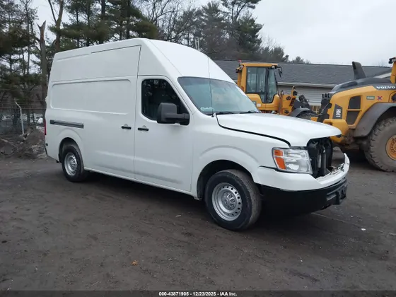 2015 Nissan NV S