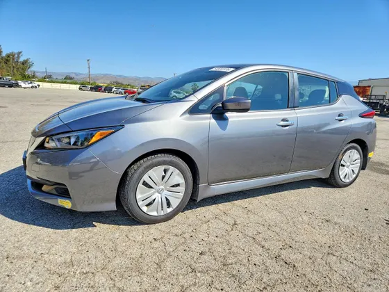 2022 Nissan LEAF S