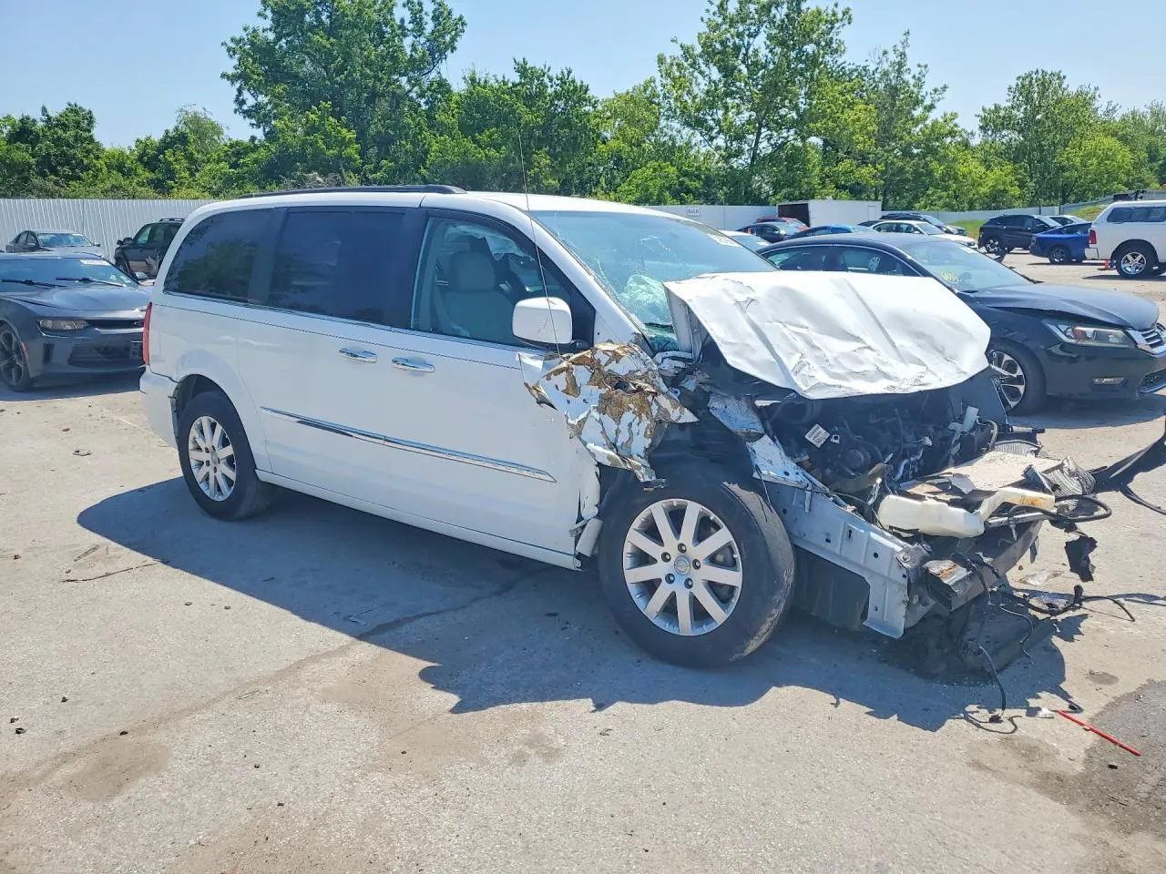 2016 Chrysler Town & Country Touring