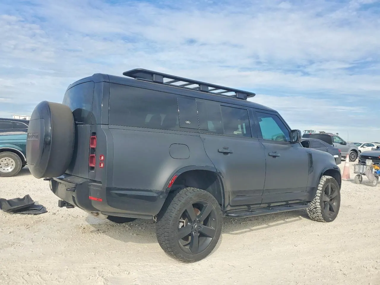 2024 Land Rover Defender X-Dynamic SE
