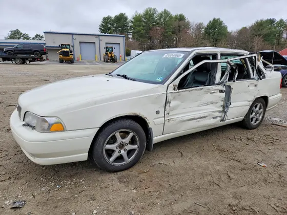 2000 Volvo S70