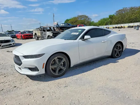 2025 Ford Mustang EcoBoost