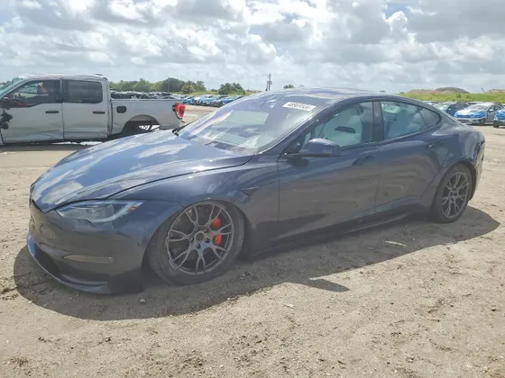 2024 Tesla Model S Plaid