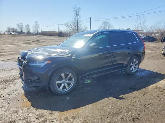 2021 Volvo XC90 Momentum