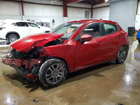 2020 Toyota Yaris Hatchback LE