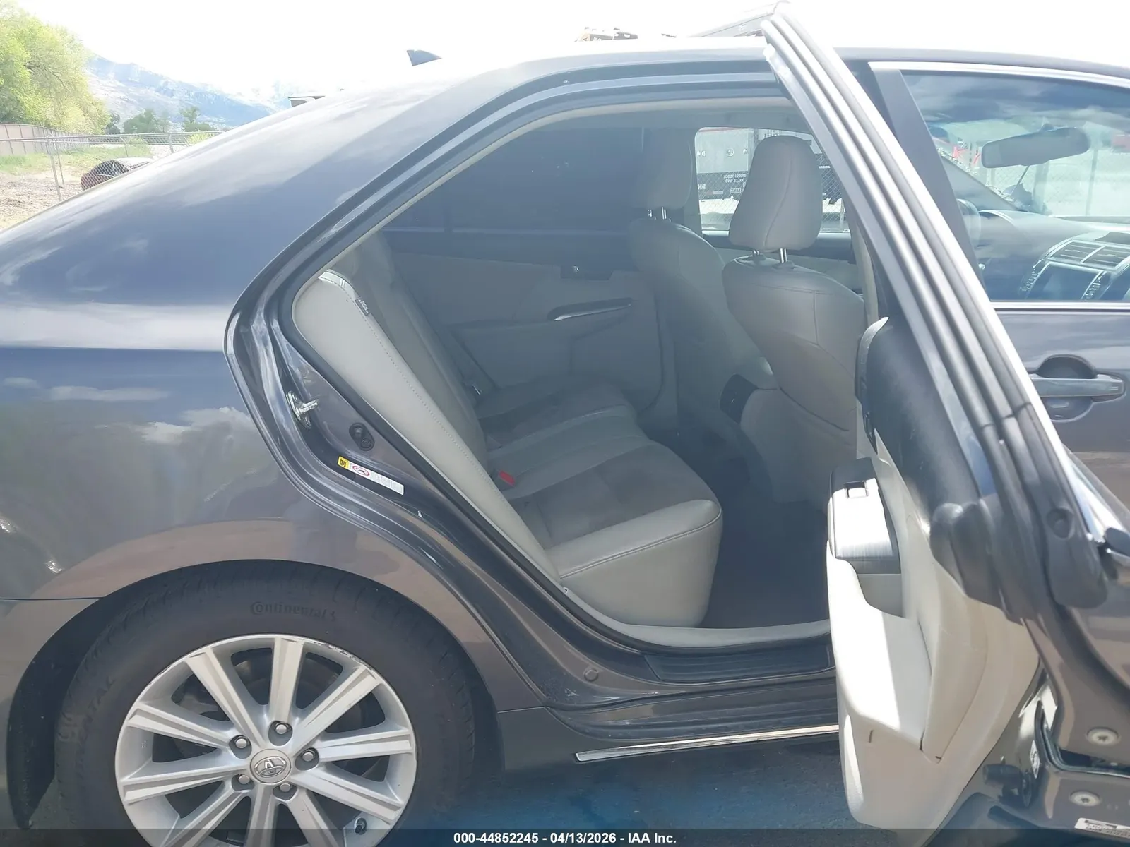 2014 Toyota Camry Hybrid LE
