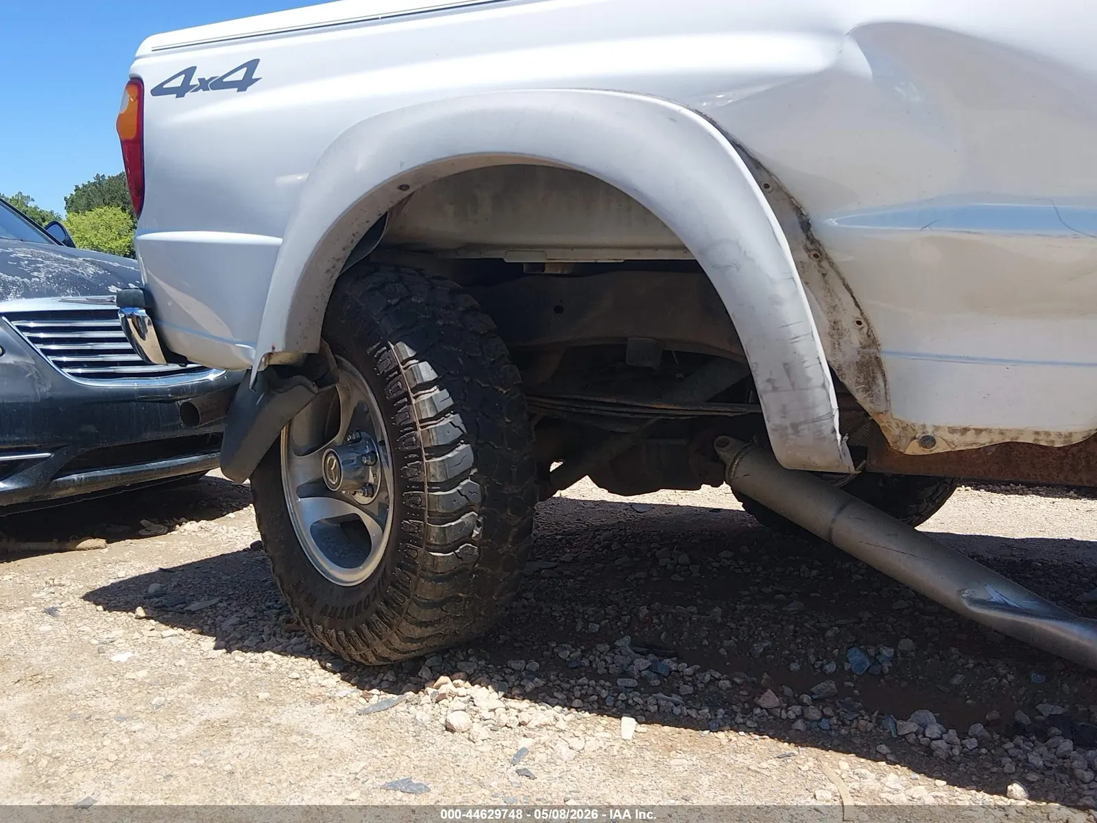 2003 Mazda B-Series 4WD Truck SE