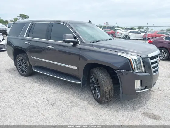 2017 Cadillac Escalade Luxury