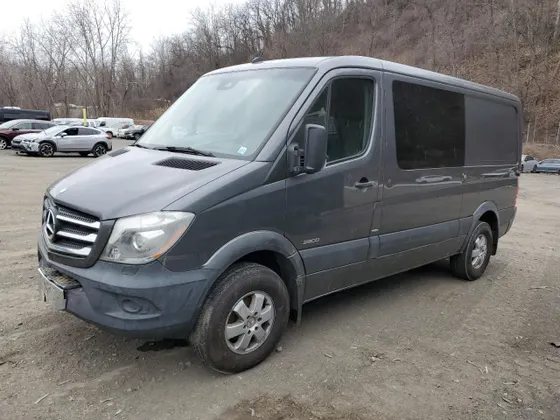 2014 Mercedes-Benz Sprinter Crew Vans 2500