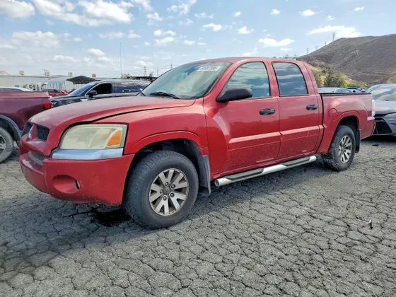 2007 Mitsubishi Raider LS
