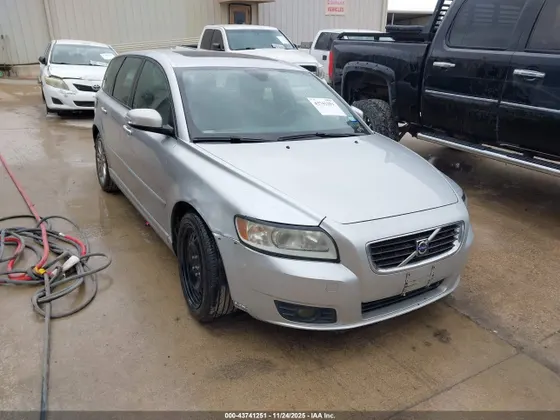 2010 Volvo V50 2.4I