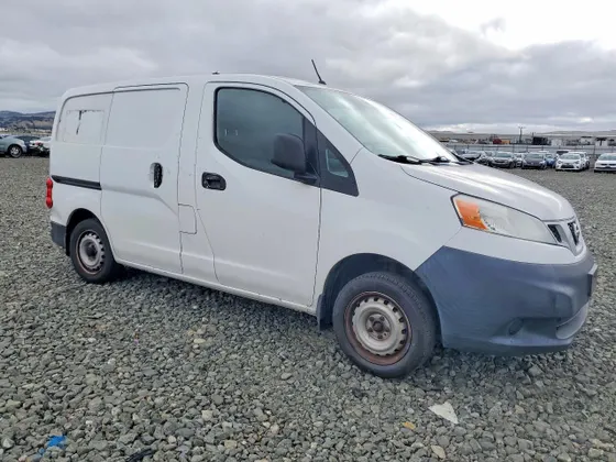 2015 Nissan NV200 S
