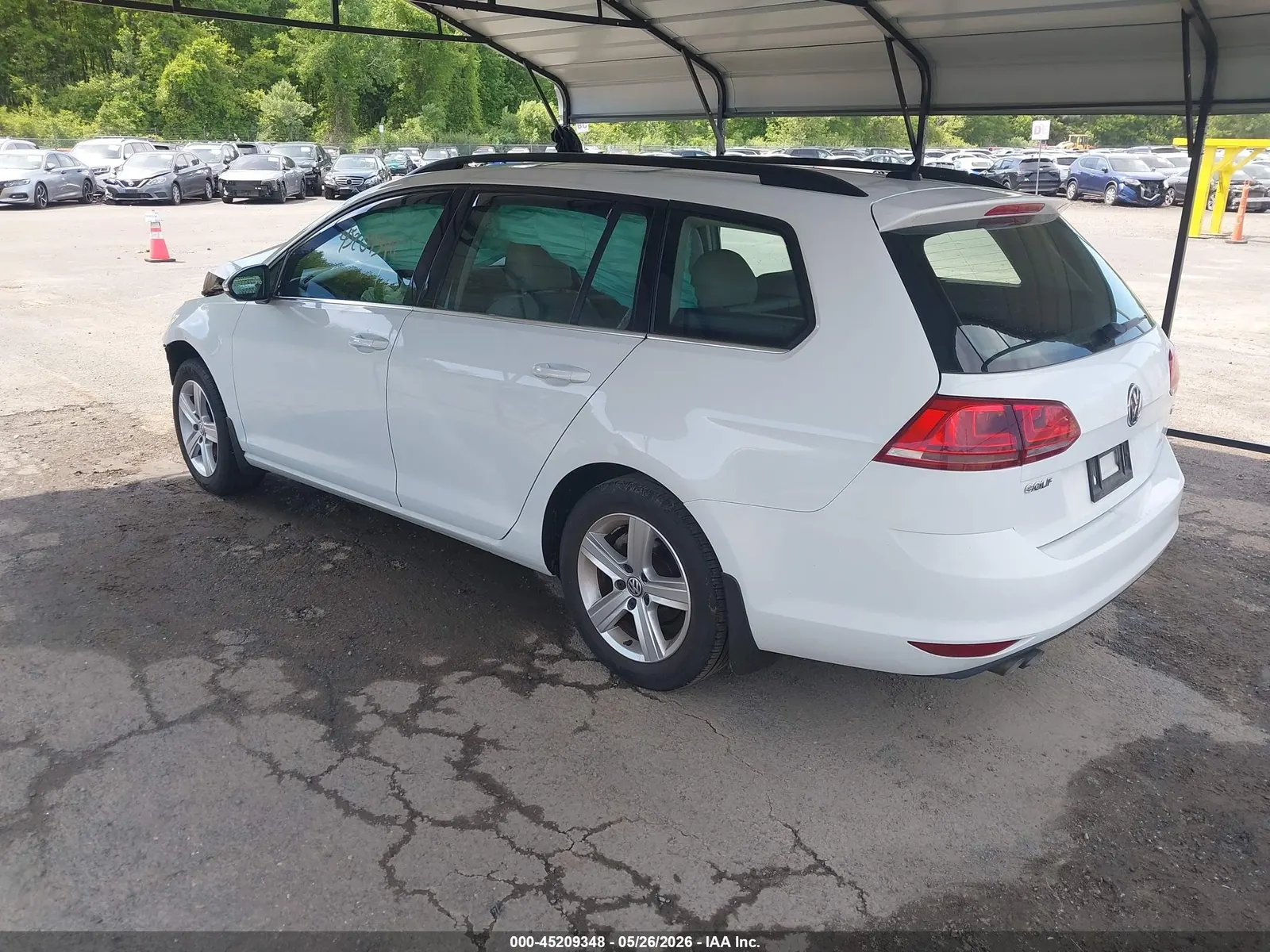 2015 Volkswagen Golf SportWagen TDI S