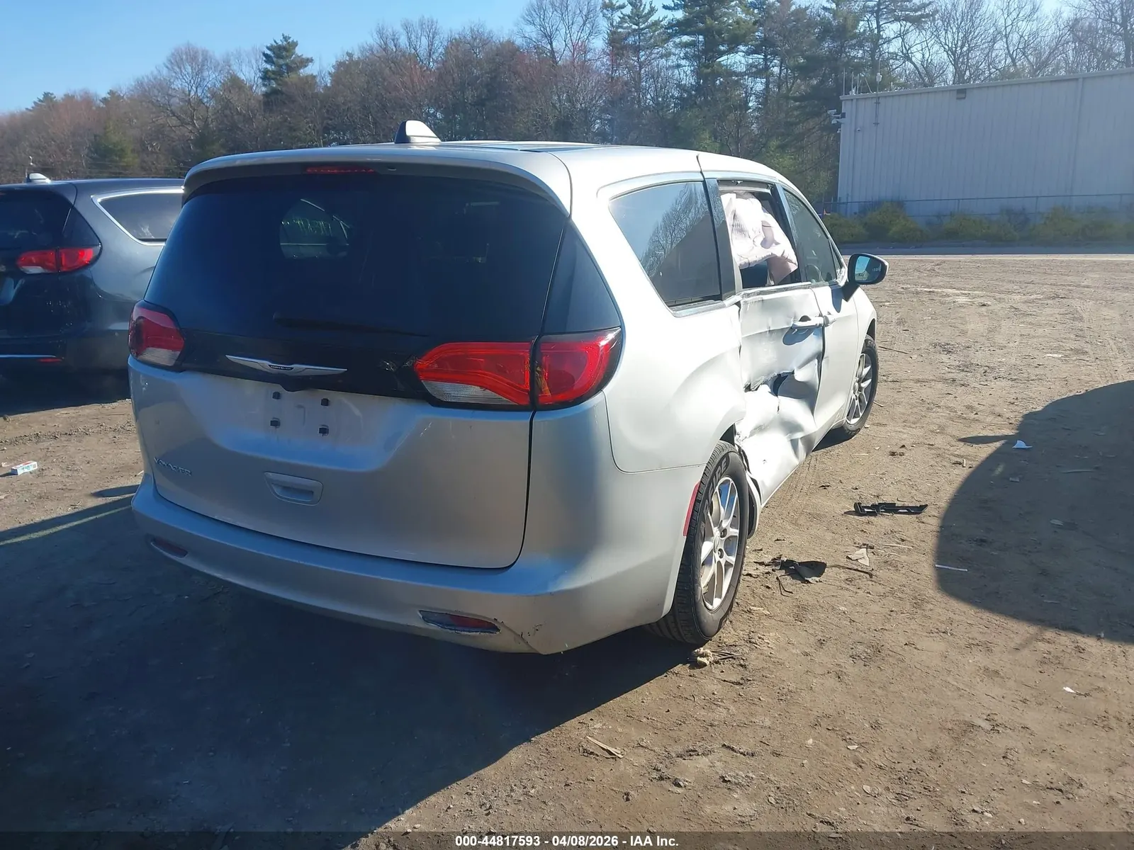 2023 Chrysler Voyager LX