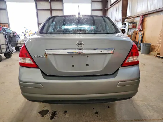 2008 Nissan Versa 1.8 S