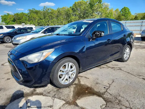 2017 Toyota Yaris iA