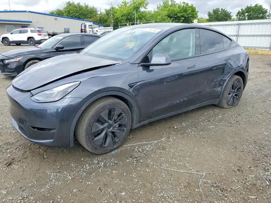 2025 Tesla Model Y Long Range