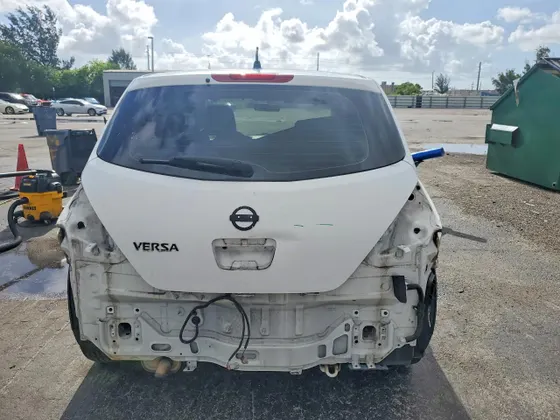 2008 Nissan Versa 1.8 SL
