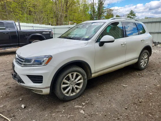 2015 Volkswagen Touareg Sport w/Technology