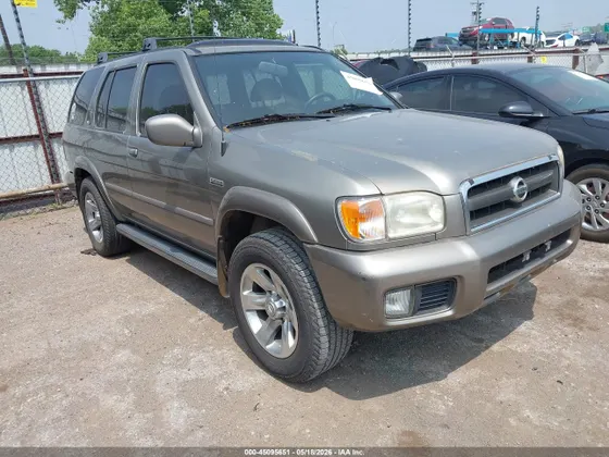 2004 Nissan Pathfinder LE Platinum