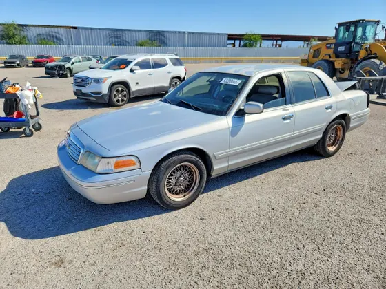 2000 Ford Crown Victoria LX