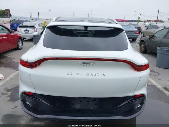 2021 Aston Martin DBX