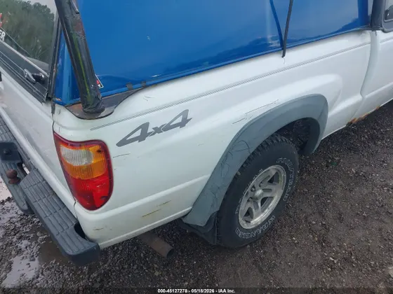 2003 Mazda B-Series 4WD Truck SE